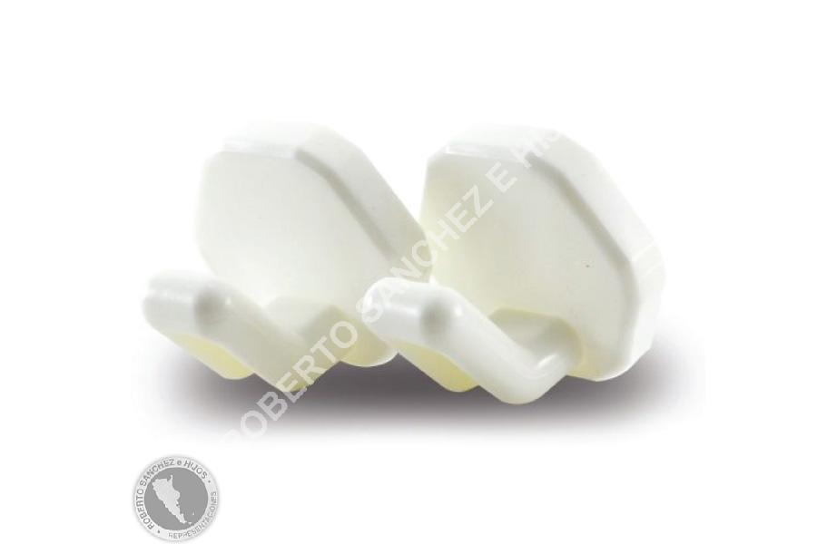 PERCHITAS PLASTICAS (JUEGO X 2 UN) COLOR BLANCAS (INCLUYE TORNILLOS DE FIJACION) (OFERTA X 50 UNIDADES) (PRECIO X JUEGO)